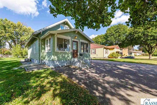 950 E Main Street, Mankato, MN 56001