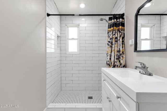 343 W MONTECITO Avenue, Phoenix, AZ 85013