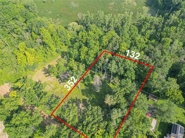 7230 Walnut Lake Rd Road, West Bloomfield, MI 48323