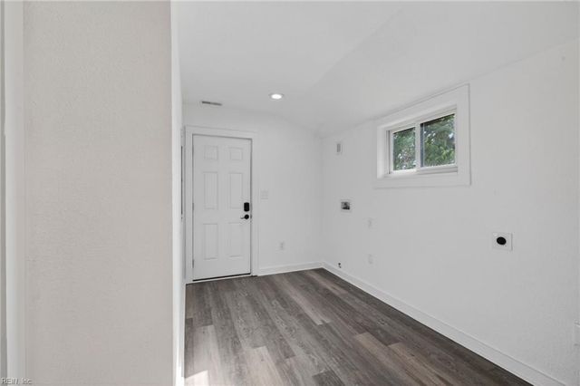 1501 Hedgerow DR, Virginia Beach, VA 23455