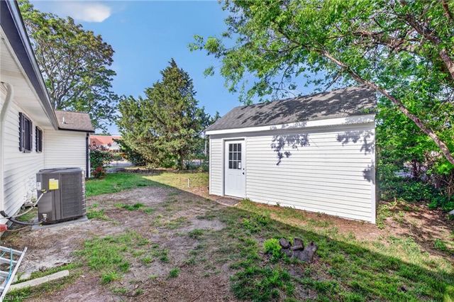 1501 Hedgerow DR, Virginia Beach, VA 23455