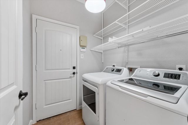 146 Black Swan Place, The Woodlands, TX 77354