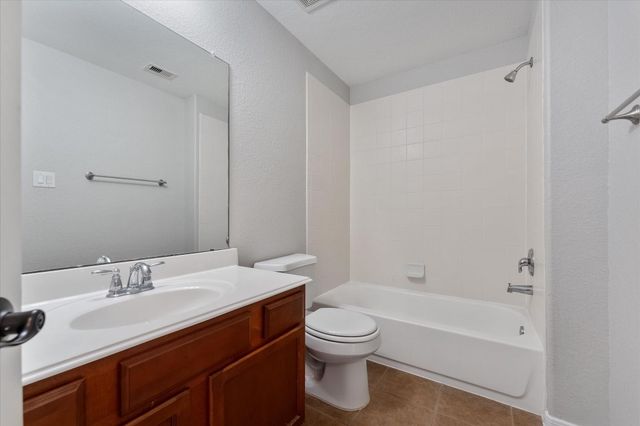 146 Black Swan Place, The Woodlands, TX 77354