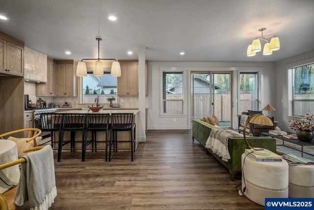 7541 Lennox Ln NE, Keizer, OR 97303