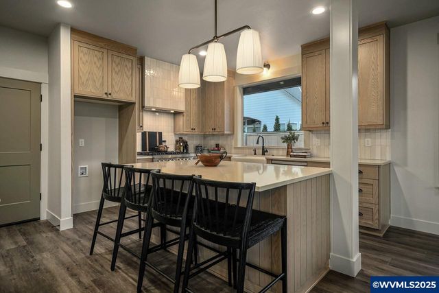7541 Lennox Ln NE, Keizer, OR 97303