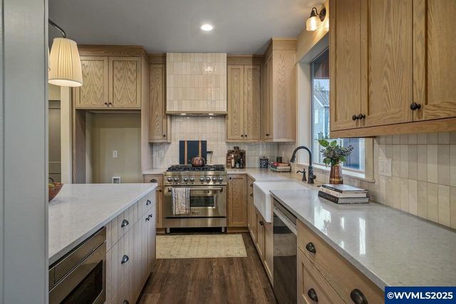 7541 Lennox Ln NE, Keizer, OR 97303