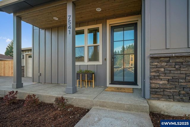7541 Lennox Ln NE, Keizer, OR 97303