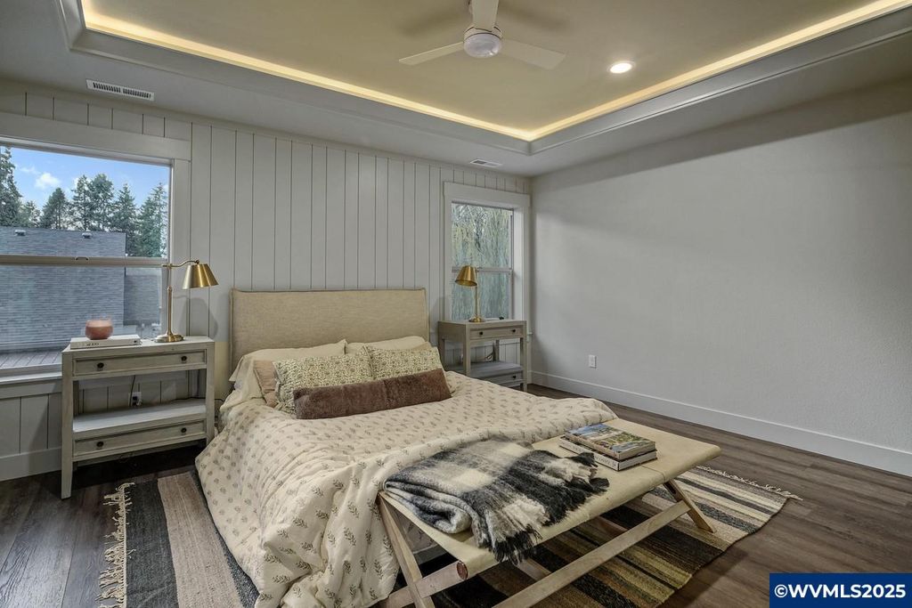 Image 34 of property listing at 7541 Lennox Ln NE, Keizer, OR 97303