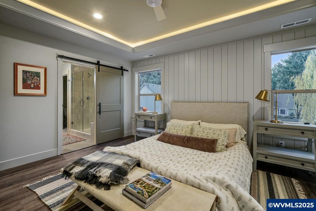 Image 35 of property listing at 7541 Lennox Ln NE, Keizer, OR 97303