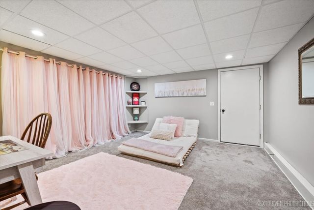 706 S Batavia Avenue, Geneva, IL 60134