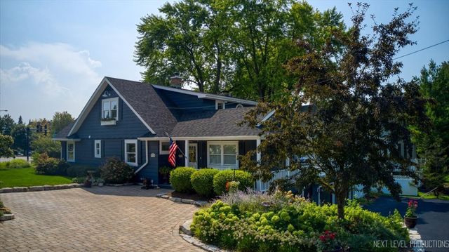 706 S Batavia Avenue, Geneva, IL 60134