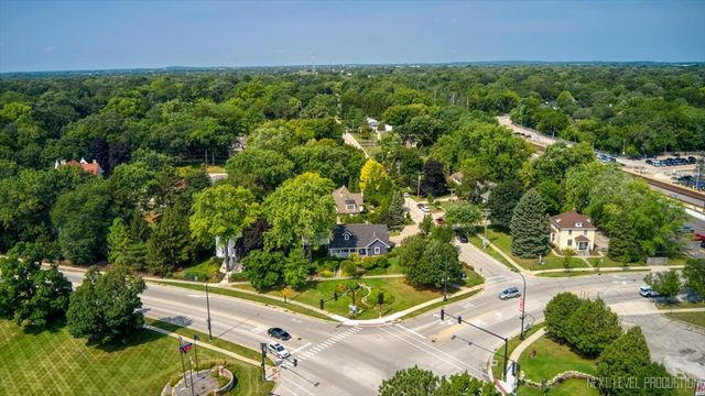 706 S Batavia Avenue, Geneva, IL 60134