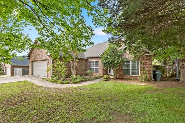 2141 Elderberry Road, Fayetteville, AR 72704