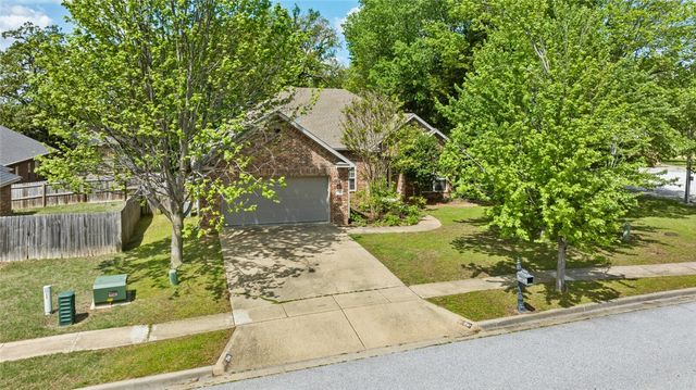 2141 Elderberry Road, Fayetteville, AR 72704