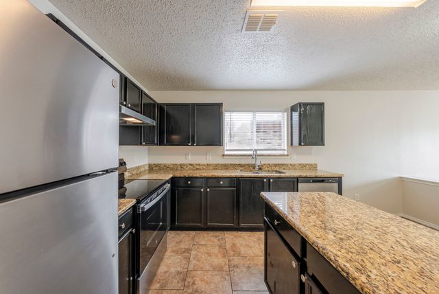 2454 Meadowgate Lane, Lancaster, TX 75134