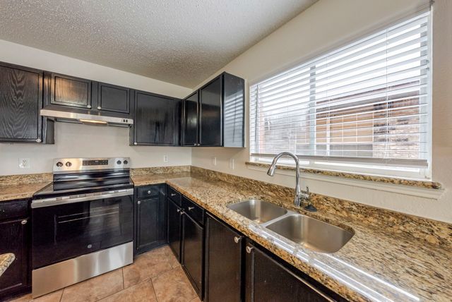 2454 Meadowgate Lane, Lancaster, TX 75134