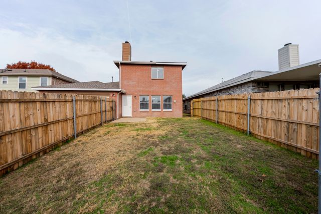 2454 Meadowgate Lane, Lancaster, TX 75134