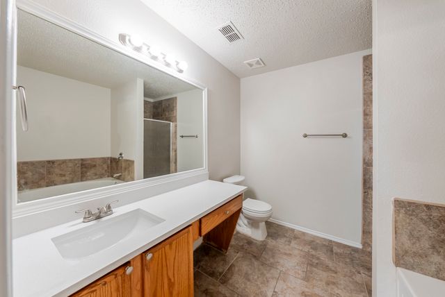 2454 Meadowgate Lane, Lancaster, TX 75134