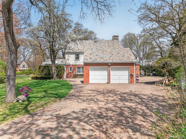 24 Wensley Drive, Great Neck, NY 11021