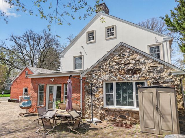 24 Wensley Drive, Great Neck, NY 11021