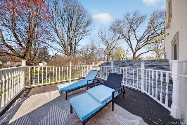 24 Wensley Drive, Great Neck, NY 11021