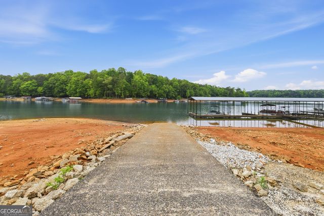 83 Sexton Lane, Lavonia, GA 30553