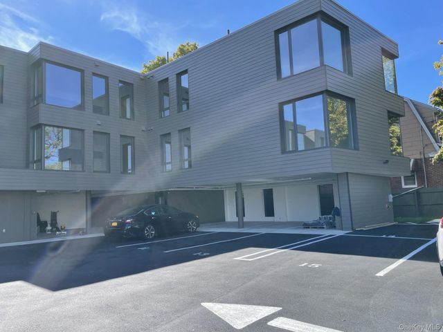 50 Roosevelt Avenue A301, Valley Stream, NY 11581