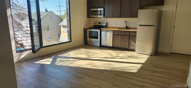 50 Roosevelt Avenue A301, Valley Stream, NY 11581