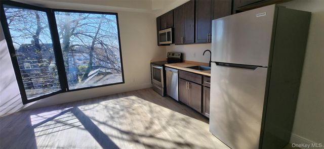 50 Roosevelt Avenue A301, Valley Stream, NY 11581