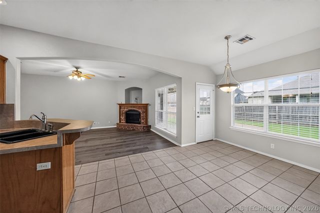 10333 E 113th Street S, Bixby, OK 74008