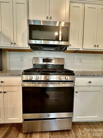 8116 Ramsburg Drive, Charlotte, NC 28269