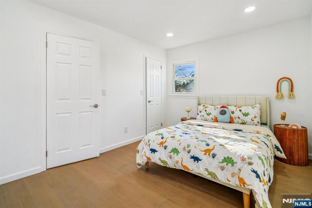 127 E Village Circle, Paramus, NJ 07652