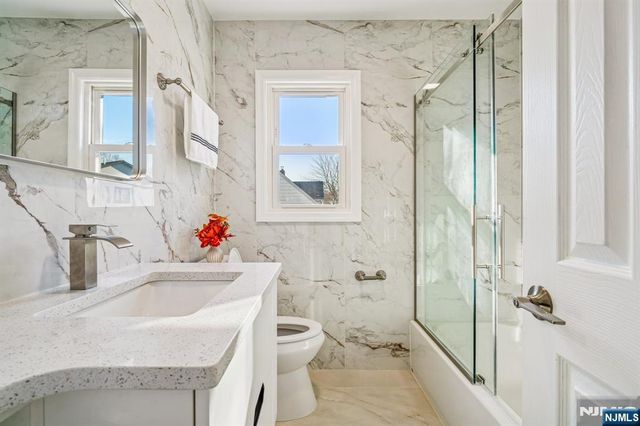 127 E Village Circle, Paramus, NJ 07652