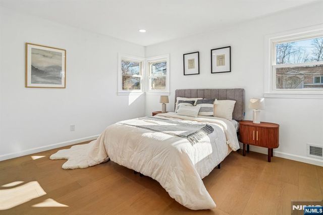 127 E Village Circle, Paramus, NJ 07652