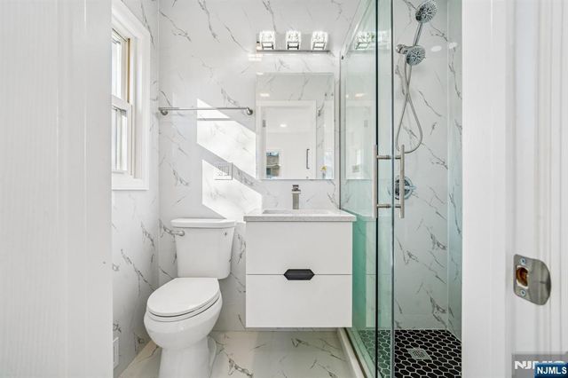 127 E Village Circle, Paramus, NJ 07652