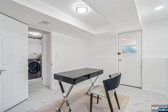 127 E Village Circle, Paramus, NJ 07652