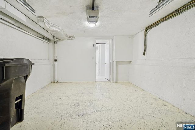 127 E Village Circle, Paramus, NJ 07652