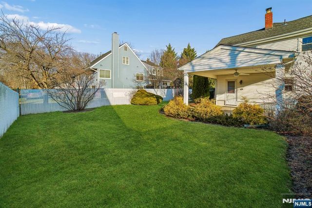 127 E Village Circle, Paramus, NJ 07652