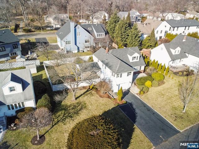 127 E Village Circle, Paramus, NJ 07652