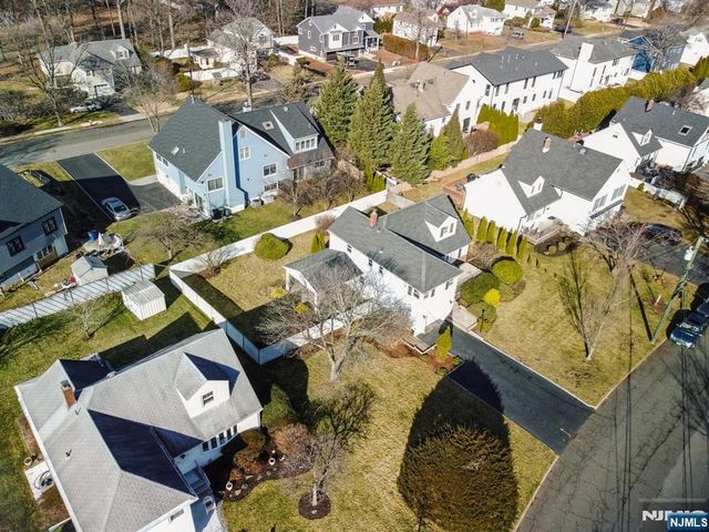 127 E Village Circle, Paramus, NJ 07652