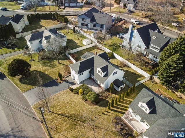 127 E Village Circle, Paramus, NJ 07652