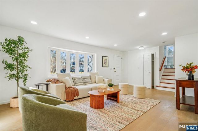 127 E Village Circle, Paramus, NJ 07652