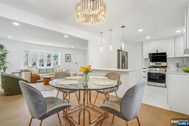 127 E Village Circle, Paramus, NJ 07652