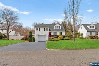 127 E Village Circle, Paramus, NJ 07652