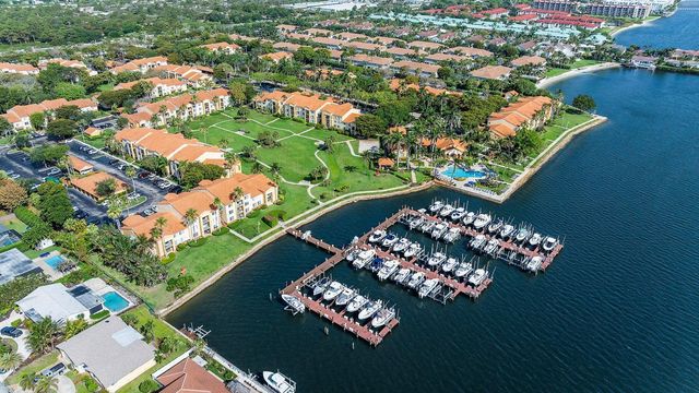 110 Yacht Club Way 105, Hypoluxo, FL 33462