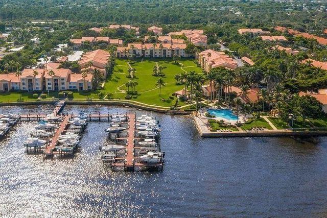 110 Yacht Club Way 105, Hypoluxo, FL 33462