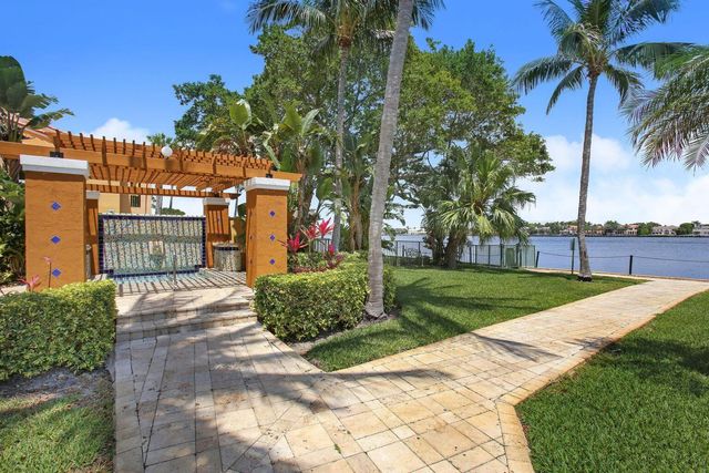 110 Yacht Club Way 105, Hypoluxo, FL 33462