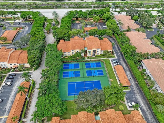 110 Yacht Club Way 105, Hypoluxo, FL 33462