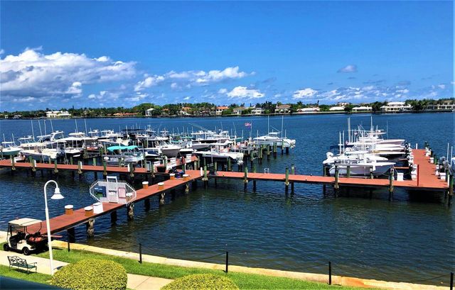 110 Yacht Club Way 105, Hypoluxo, FL 33462