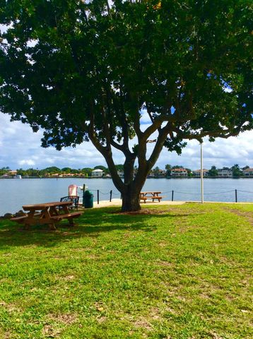 110 Yacht Club Way 105, Hypoluxo, FL 33462